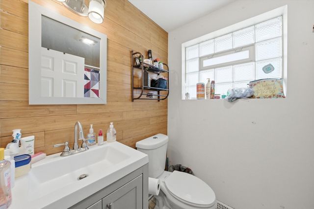 1221 W 97th Place, Chicago, IL 60643