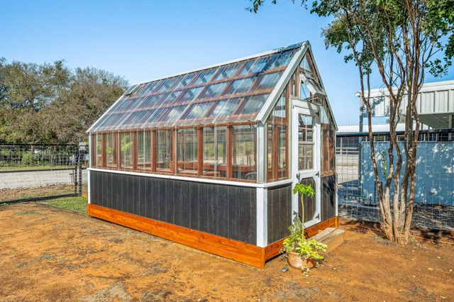 220 Treasure Beach, Comanche, TX 76442