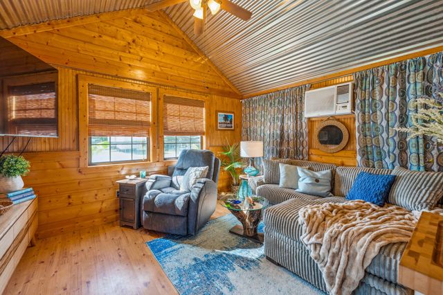 220 Treasure Beach, Comanche, TX 76442