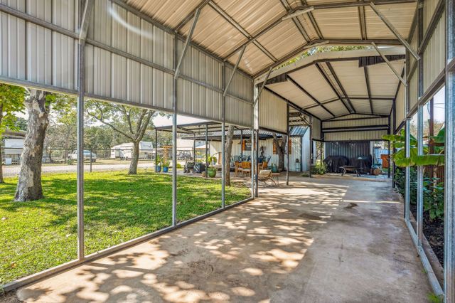 220 Treasure Beach, Comanche, TX 76442