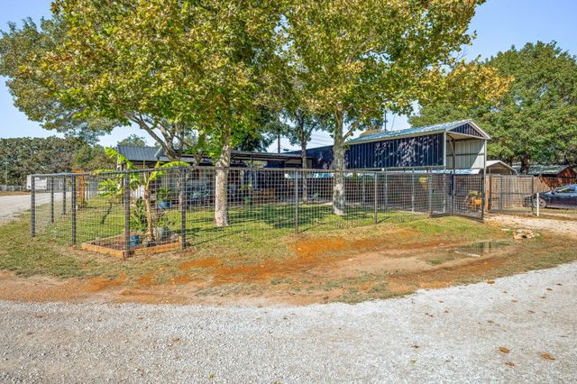 220 Treasure Beach, Comanche, TX 76442