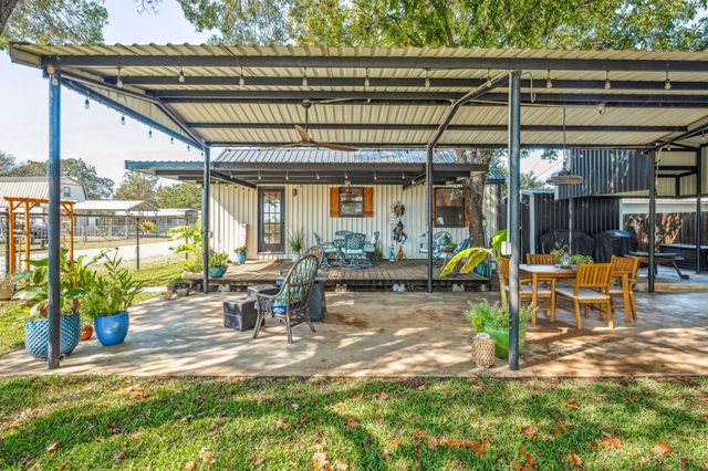 220 Treasure Beach, Comanche, TX 76442