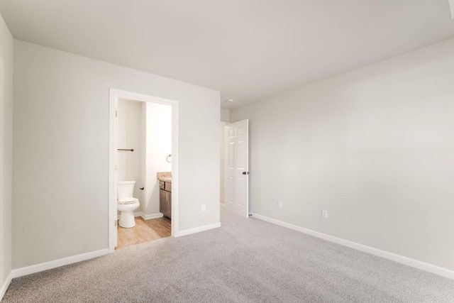 863 Puetz ROAD, Oak Creek, WI 53154