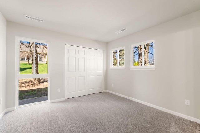 863 Puetz ROAD, Oak Creek, WI 53154