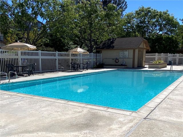 2111 Cheyenne 5, Fullerton, CA 92833