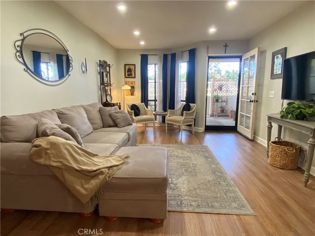 2111 Cheyenne 5, Fullerton, CA 92833