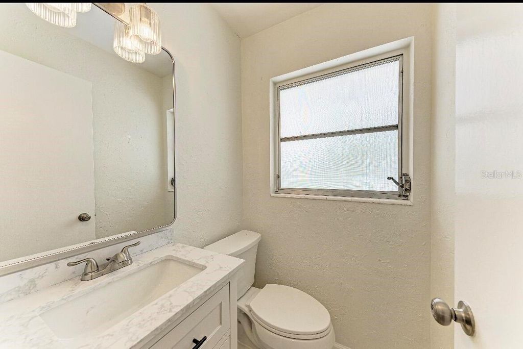 Image 12 of property listing at 3207 19TH AVENUE W, Bradenton, FL 34205