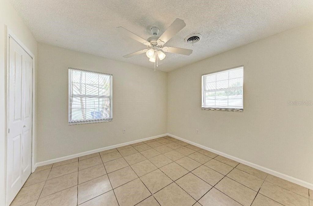 Image 17 of property listing at 3207 19TH AVENUE W, Bradenton, FL 34205