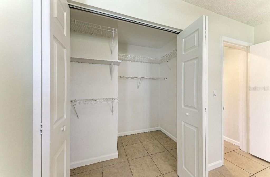 Image 18 of property listing at 3207 19TH AVENUE W, Bradenton, FL 34205
