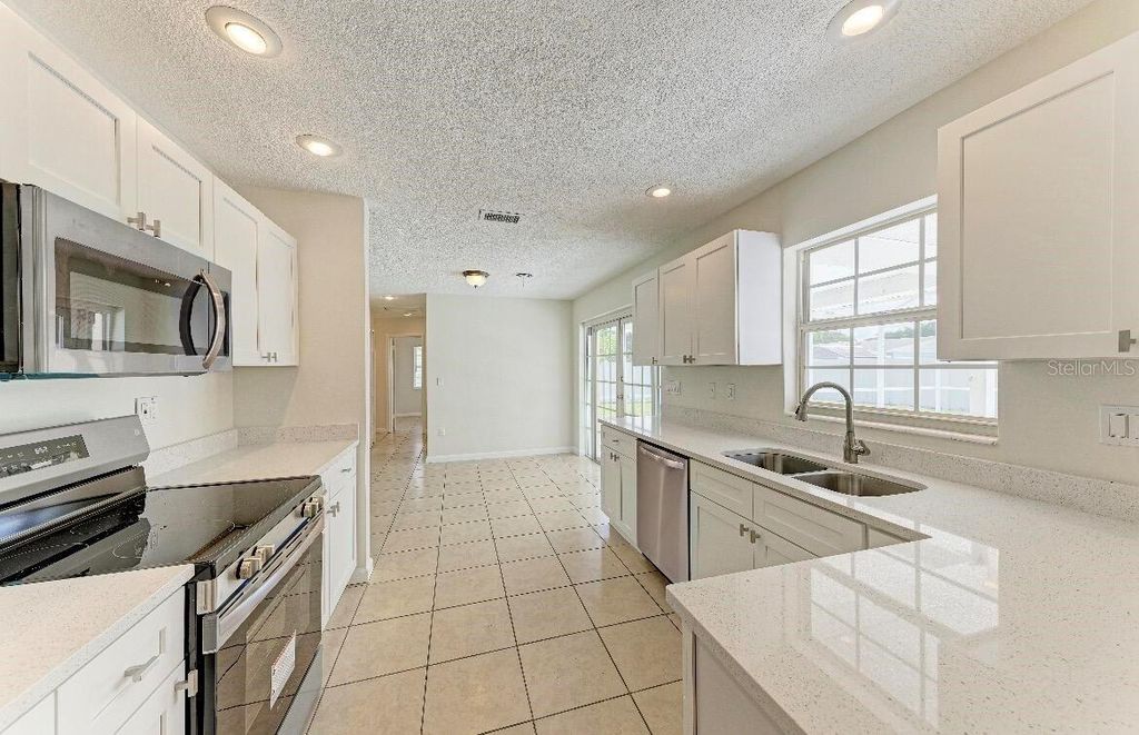 3207 19TH AVENUE W, BRADENTON, FL 34205 — photo 4