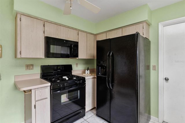 822 DUNDEE CIRCLE 822, Leesburg, FL 34788