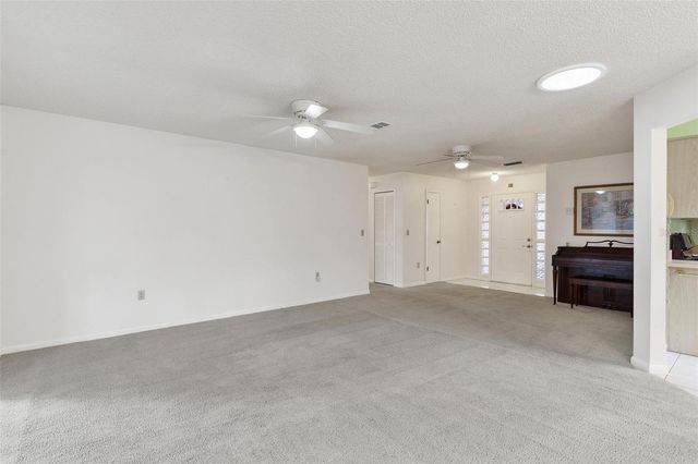 822 DUNDEE CIRCLE 822, Leesburg, FL 34788