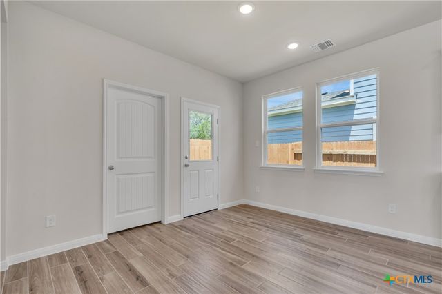 401 Dobson, Killeen, TX 76542