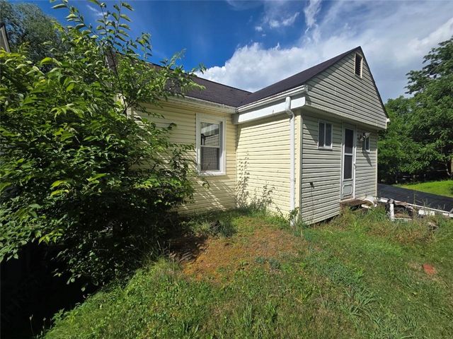 5773 Harrison Ave, Export, PA 15632