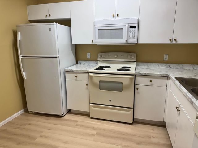 1133 Golden Lakes Boulevard 812, West Palm Beach, FL 33411