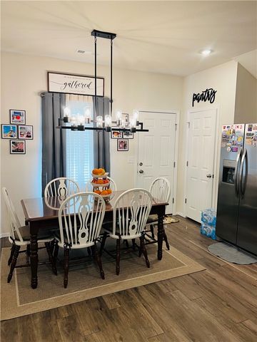 807 E Fairlane Street, Fayetteville, AR 72701