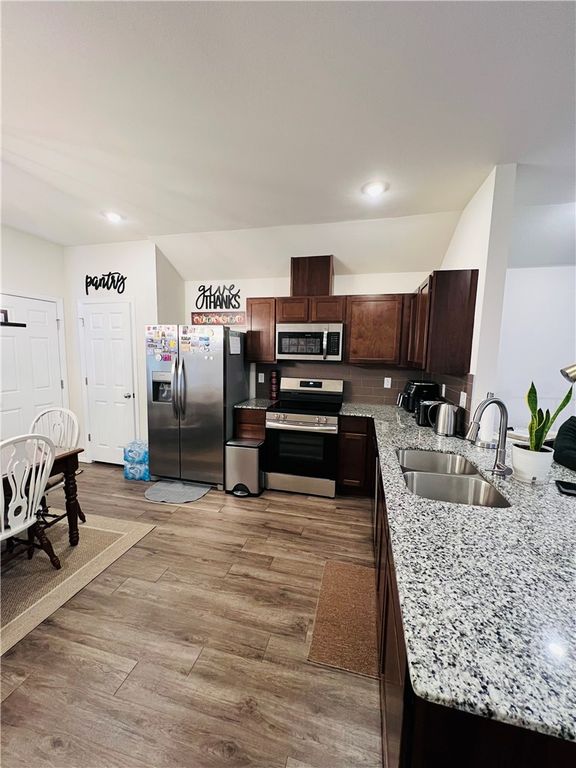 807 E Fairlane Street, Fayetteville, AR 72701