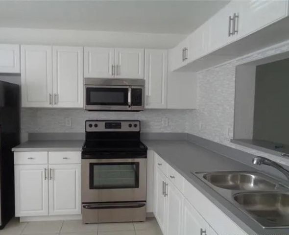 6765 Sienna Club Place, Lauderhill, FL 33319