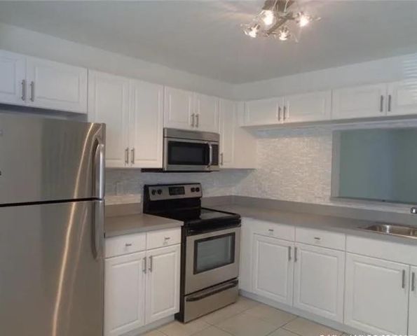 6765 Sienna Club Place, Lauderhill, FL 33319