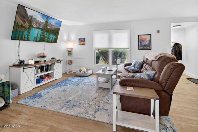 10 Pheasant Run, Waterford, NY 12188