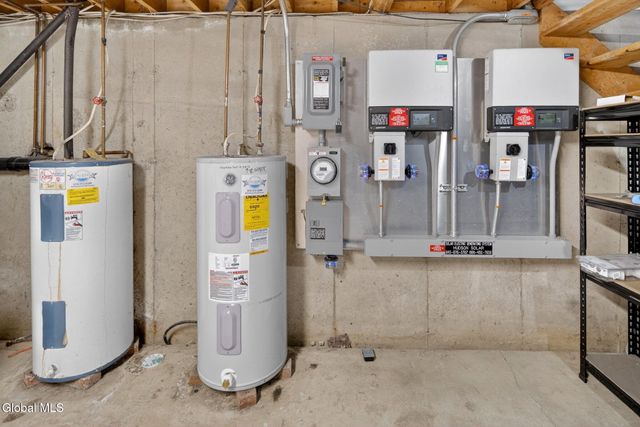 10 Pheasant Run, Waterford, NY 12188