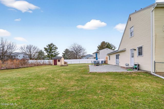 10 Pheasant Run, Waterford, NY 12188