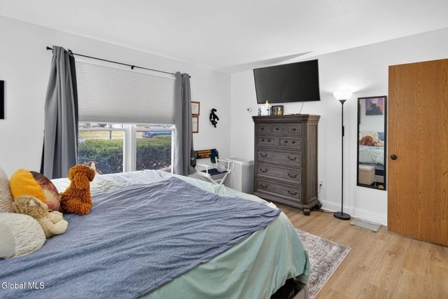 10 Pheasant Run, Waterford, NY 12188