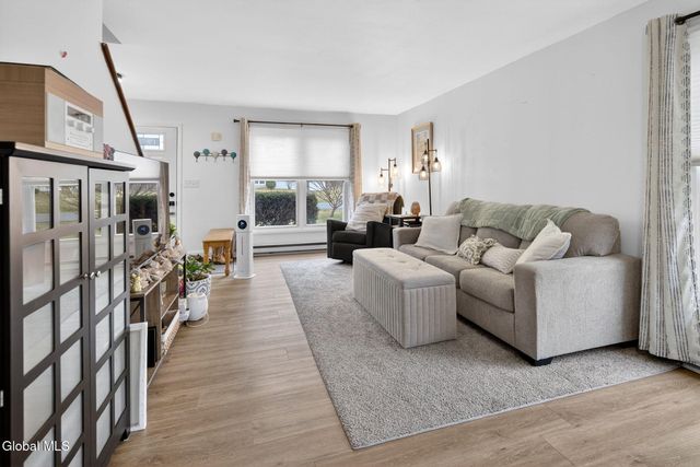 10 Pheasant Run, Waterford, NY 12188