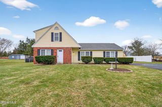 10 Pheasant Run, Waterford, NY 12188