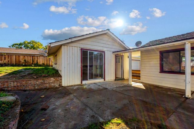 876 Dry Creek Road, Campbell, CA 95008