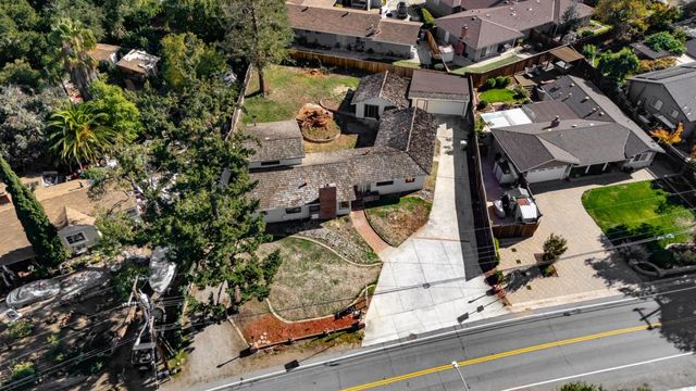 876 Dry Creek Road, Campbell, CA 95008