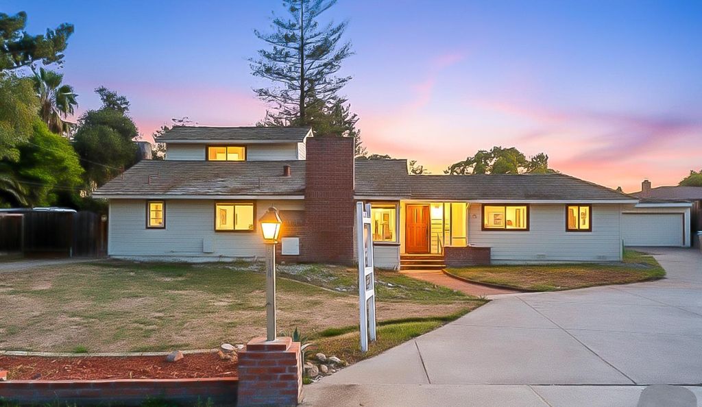 876 Dry Creek Road, Campbell, CA 95008