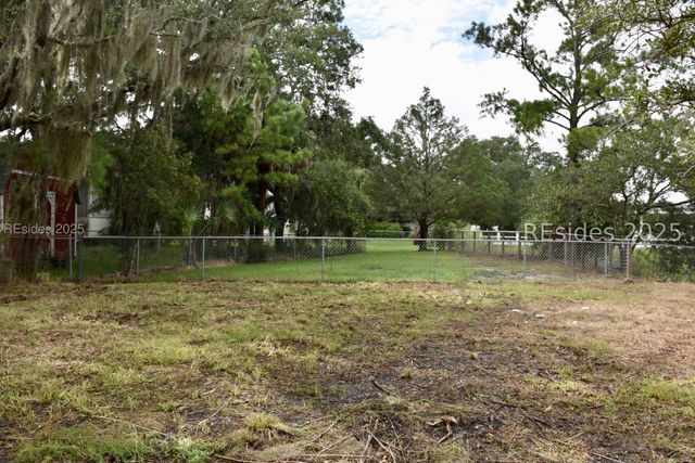 14 Stoney Landing Rd, Bluffton, SC 29910