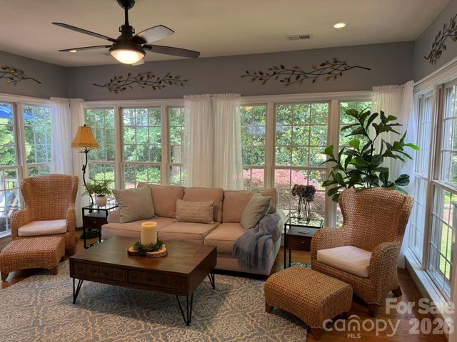 914 Players Ridge Road, Hickory, NC 28601