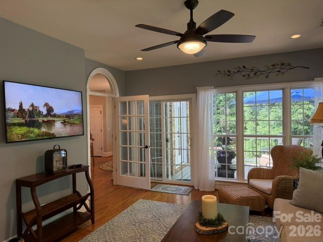 914 Players Ridge Road, Hickory, NC 28601