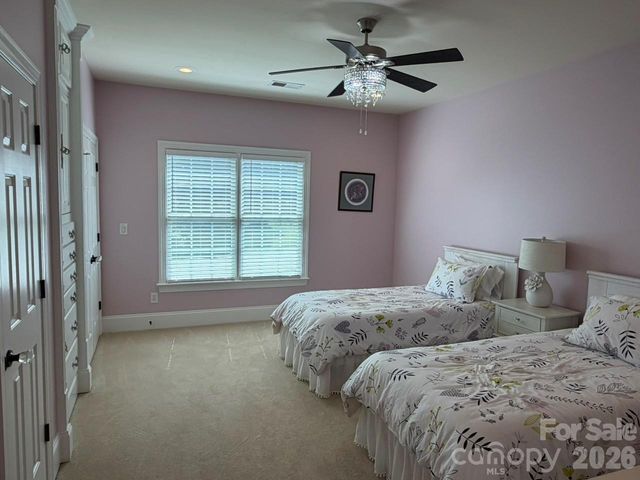 914 Players Ridge Road, Hickory, NC 28601