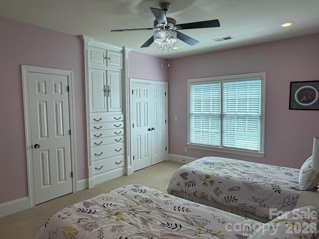 914 Players Ridge Road, Hickory, NC 28601