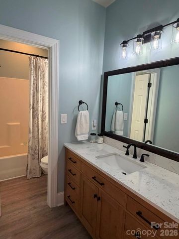 914 Players Ridge Road, Hickory, NC 28601