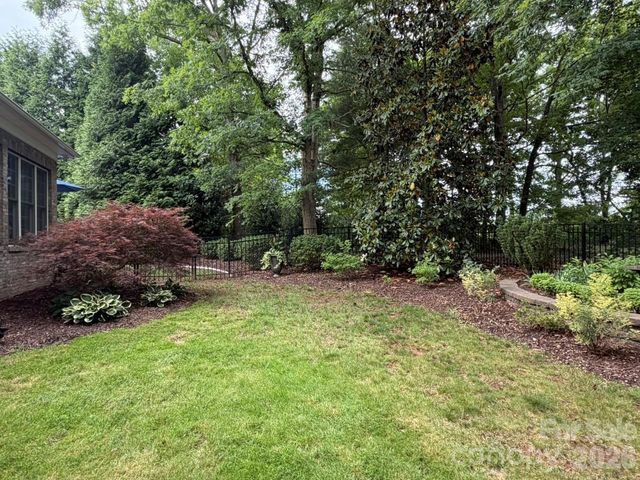 914 Players Ridge Road, Hickory, NC 28601
