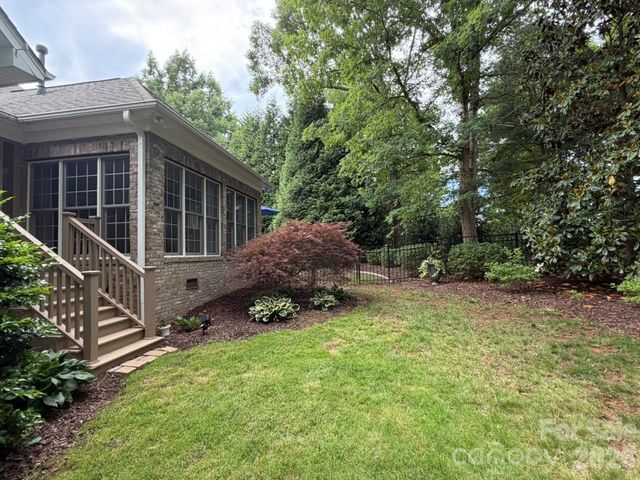 914 Players Ridge Road, Hickory, NC 28601