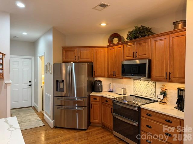 914 Players Ridge Road, Hickory, NC 28601