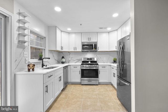 842 HR DR SE, Washington, DC 20032