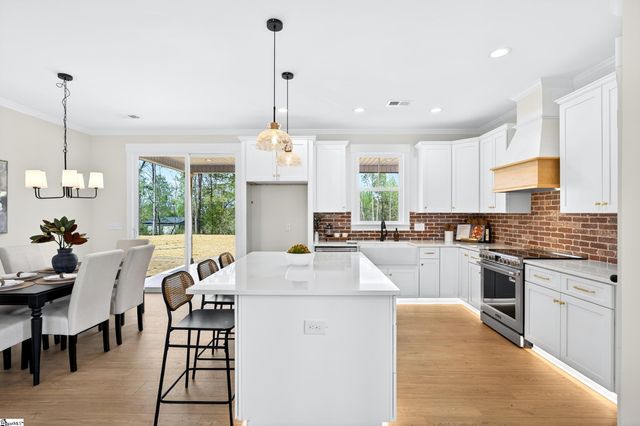 61 Mccauley Lane, Travelers Rest, SC 29690