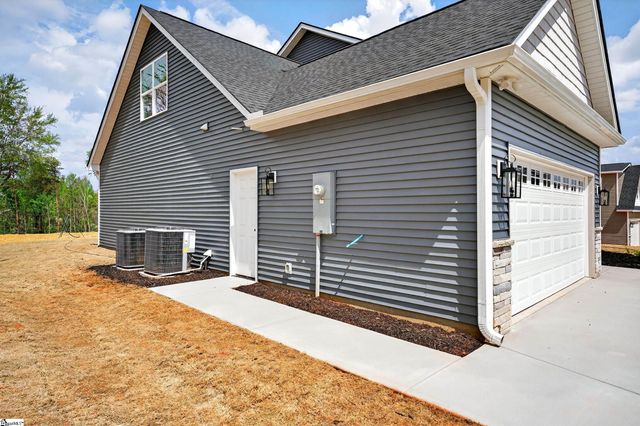 61 Mccauley Lane, Travelers Rest, SC 29690