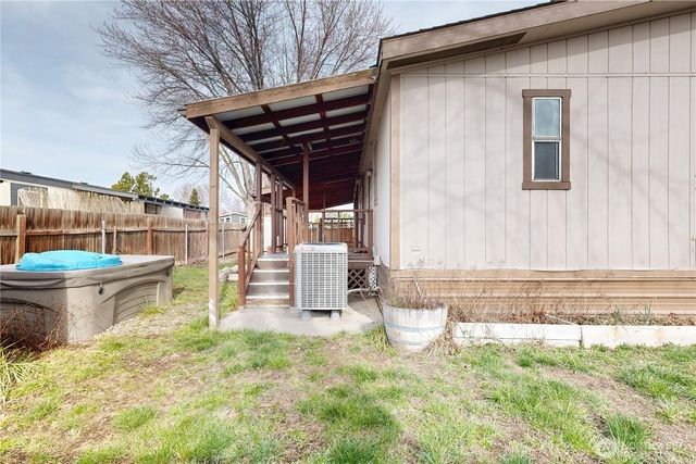 976 NE Dawson Avenue, College Place, WA 99324