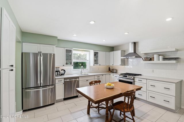 11 Hiland Drive, Hillsborough, NJ 08844