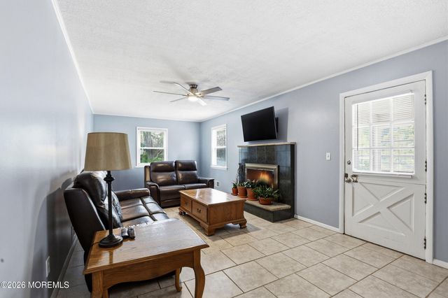 11 Hiland Drive, Hillsborough, NJ 08844