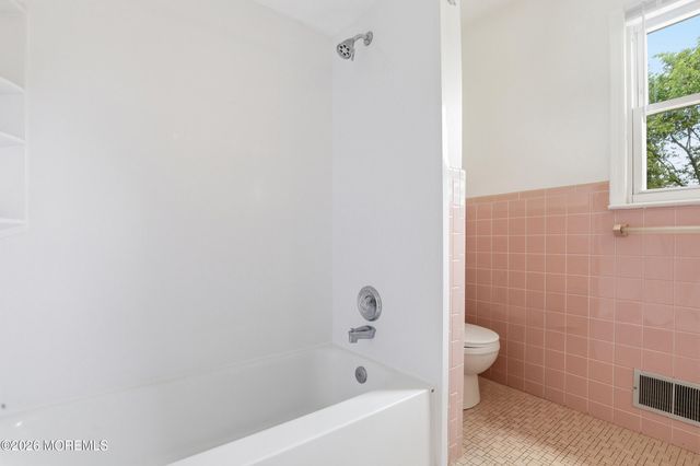 11 Hiland Drive, Hillsborough, NJ 08844