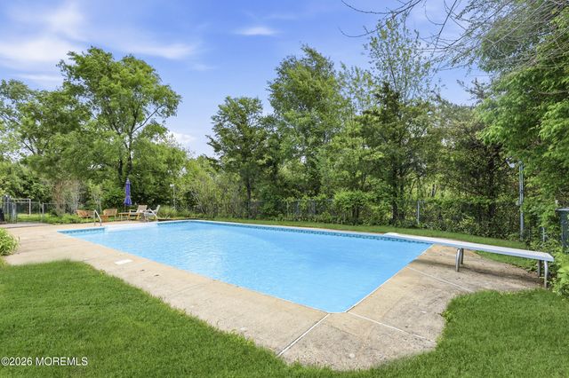 11 Hiland Drive, Hillsborough, NJ 08844