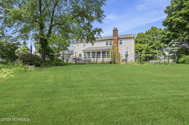 11 Hiland Drive, Hillsborough, NJ 08844